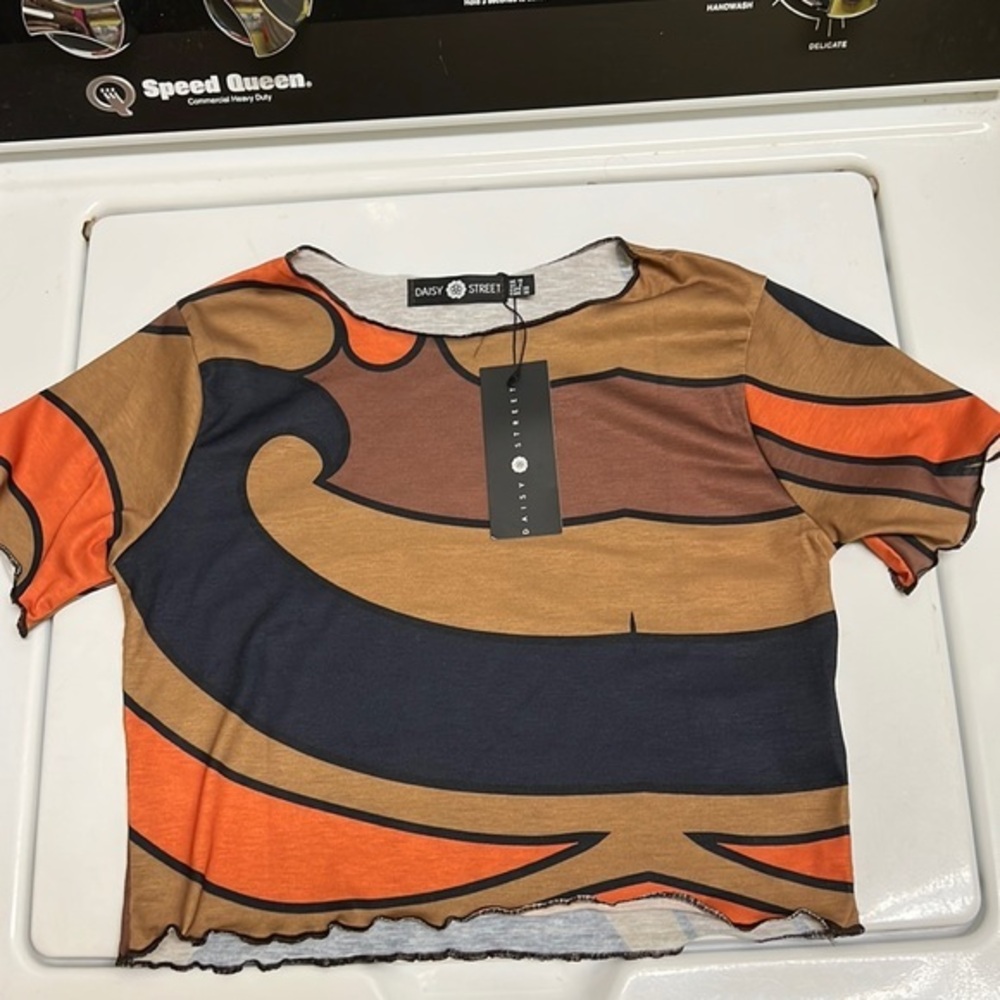 NWT DAISY STREET earth tones crop top Size 6